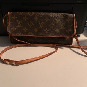 Authentic Louis Vuitton Pouchette Shoulder Bag